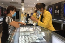 Đòn giáng nặng nề của đại dịch lên ông trùm ngành trang sức PNJ