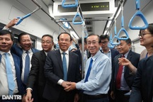 "Trẩy hội" Metro số 1 TPHCM sau 12 năm chờ đợi