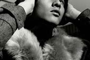 Wonbin quyến rũ ngang David Beckham