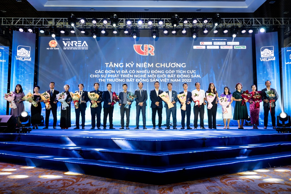 Ngày hội Môi giới bất động sản Việt Nam vinh danh nhiều cá nhân, tổ chức - 5 Ngày hội Môi giới bất động sản Việt Nam vinh danh nhiều cá nhân, tổ chức - 5