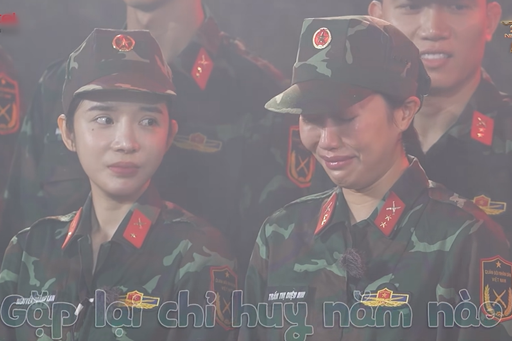 Mũi trưởng Long tái xuất Sao nhập ngũ, ngoại hình khác lạ gây chú ý - 2