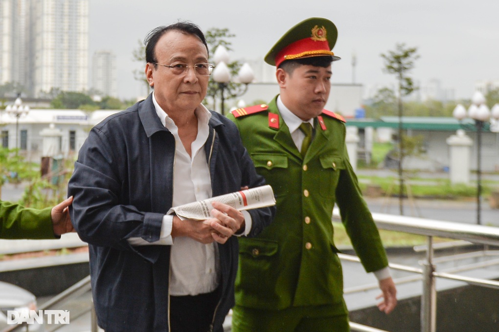 Luật sư nêu nhiều tình tiết xin giảm án cho cha con chủ tịch Tân Hoàng Minh - 2 Luật sư nêu nhiều tình tiết xin giảm án cho cha con chủ tịch Tân Hoàng Minh - 2