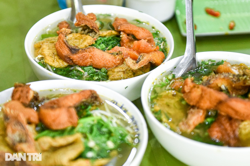 Quán bún cá Hà Nội ngày bán 400 bát, từng lên truyền hình Mỹ - 6 Quán bún cá Hà Nội ngày bán 400 bát, từng lên truyền hình Mỹ - 6
