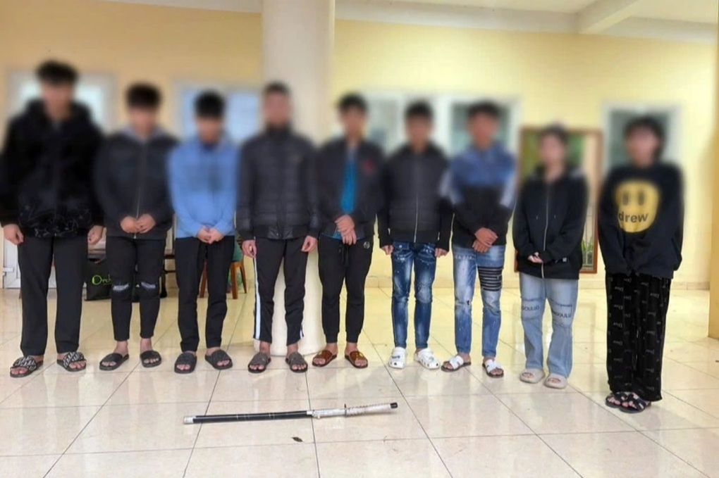 Hai thanh niên bất ngờ bị chém lúc rạng sáng ở Hà Nội - 1 Hai thanh niên bất ngờ bị chém lúc rạng sáng ở Hà Nội - 1