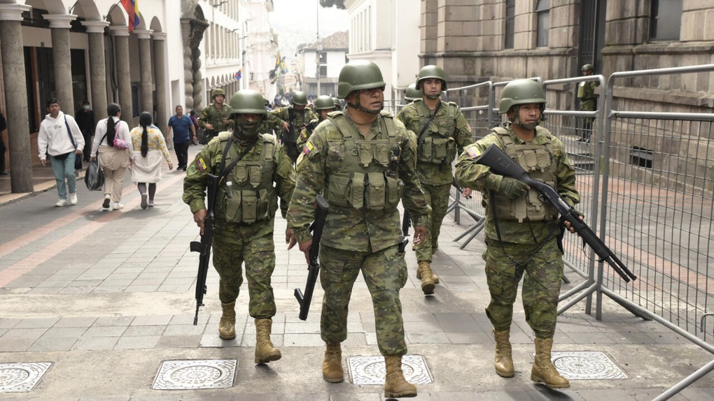 Ecuador: Tay súng ập vào trường quay, Tổng thống tuyên chiến với băng đảng - 2 Ecuador: Tay súng ập vào trường quay, Tổng thống tuyên chiến với băng đảng - 2