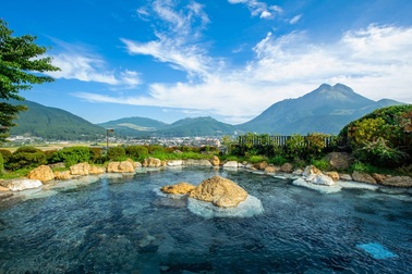 Nơi có bồn tắm onsen rộng 250 m2 ở Nhật Bản