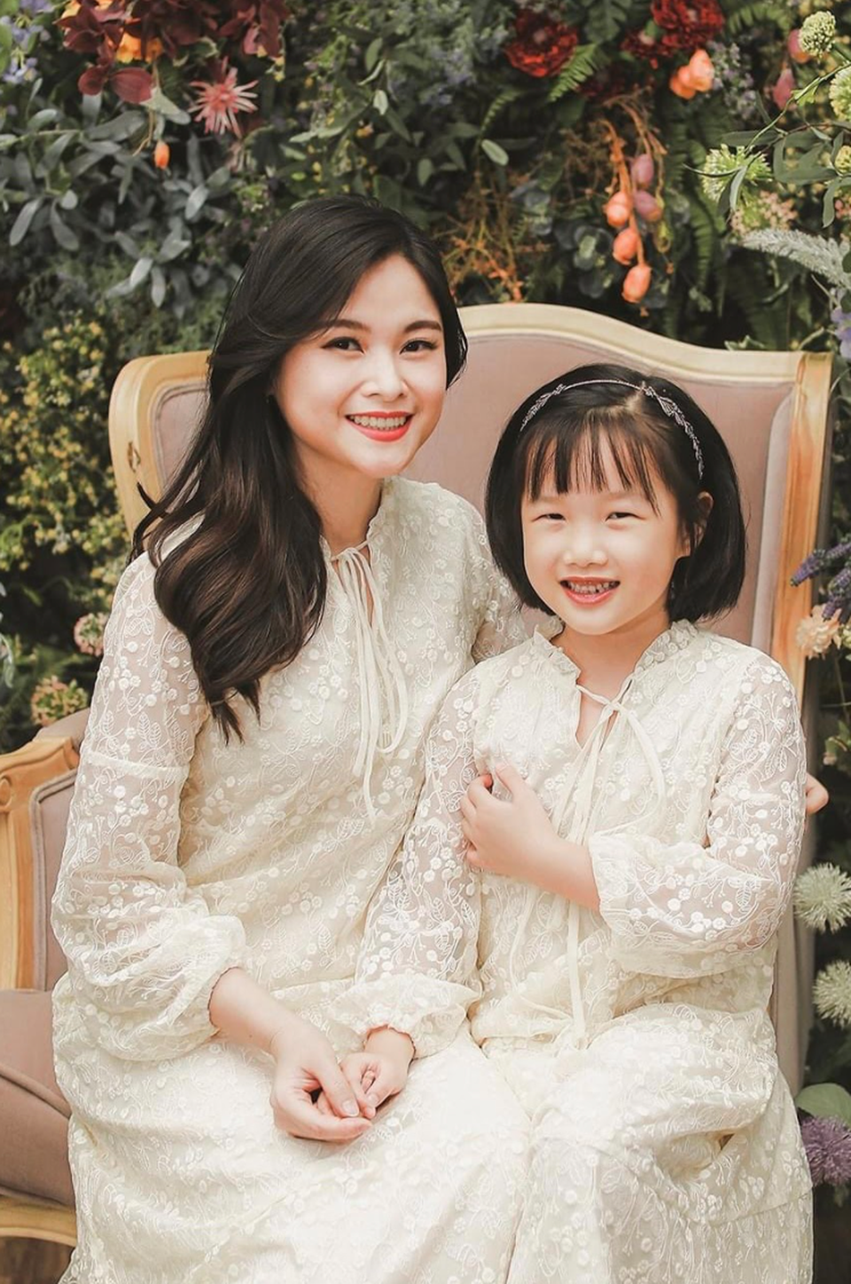 Cô bé 7 tuổi biết 4 thứ tiếng sắp ra mắt sách Bí mật học ngoại ngữ của tớ - 2 Cô bé 7 tuổi biết 4 thứ tiếng sắp ra mắt sách Bí mật học ngoại ngữ của tớ - 2
