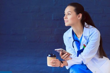 Uống cà phê giúp đẹp da