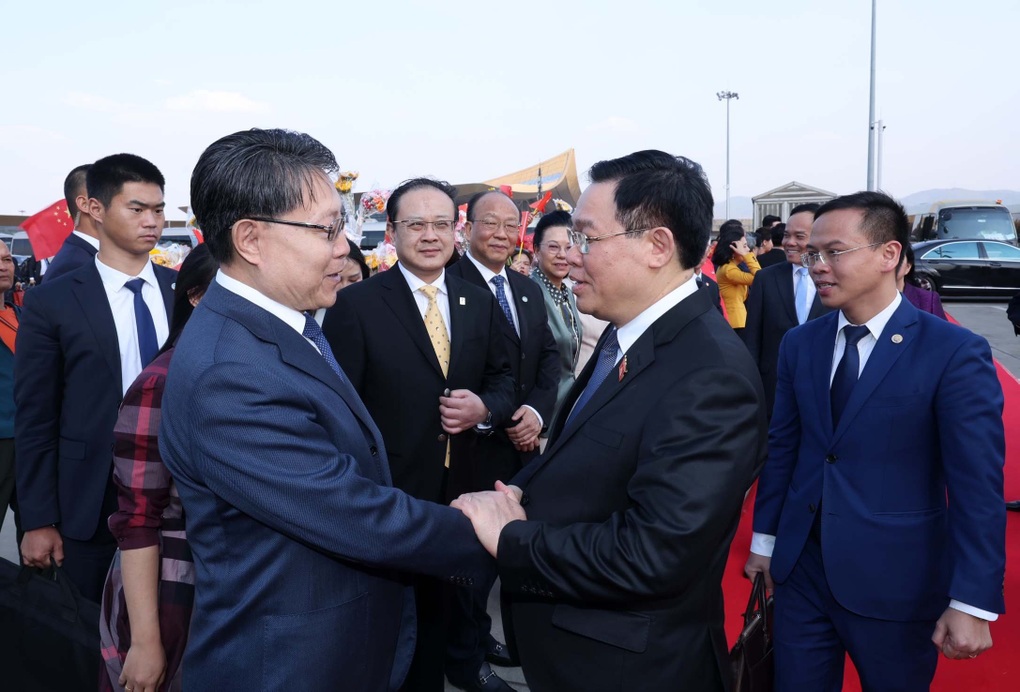 Chủ tịch Quốc hội Vương Đình Huệ kết thúc chuyến thăm chính thức Trung Quốc - 1 Chủ tịch Quốc hội Vương Đình Huệ kết thúc chuyến thăm chính thức Trung Quốc - 1