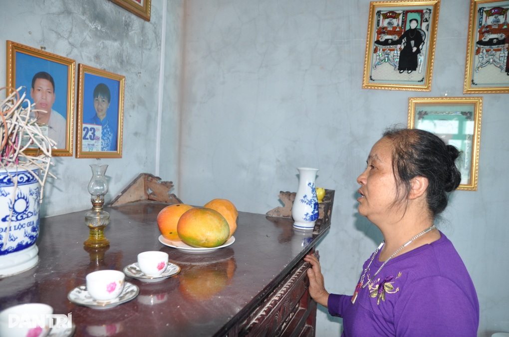 Bố mẹ lần lượt qua đời, 4 chị em mồ côi chăm nhau trong căn nhà vắng - 3