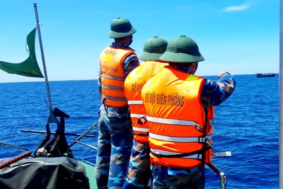 Xua đuổi tàu nước ngoài xâm phạm vùng biển Việt Nam - 1 Xua đuổi tàu nước ngoài xâm phạm vùng biển Việt Nam - 1