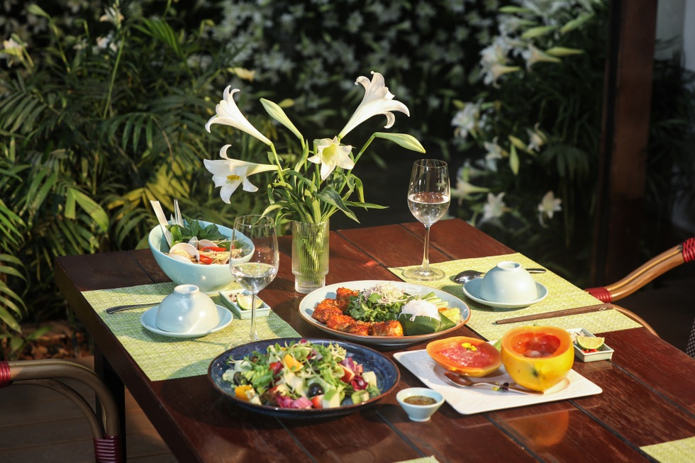 Khách Tây ăn 3 bữa hết 50.000 đồng: Du lịch Việt đến lúc thoát mác giá rẻ - 6 Khách Tây ăn 3 bữa hết 50.000 đồng: Du lịch Việt đến lúc thoát mác giá rẻ - 6