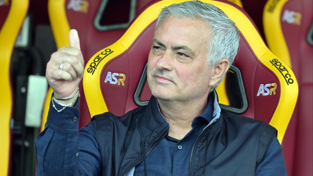 AS Roma lĩnh đòn đau vì chiến thuật hắc ám của HLV Mourinho - 2 AS Roma lĩnh đòn đau vì chiến thuật hắc ám của HLV Mourinho - 2