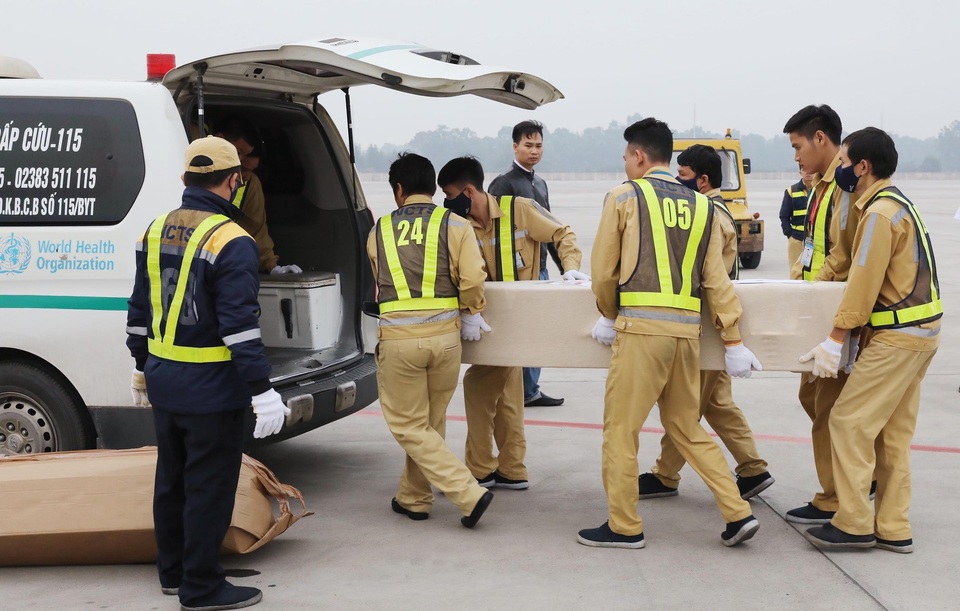 Vụ 39 người tử vong ở Anh: Thi hài, tro cốt 23 nạn nhân còn lại đã về nước - 3 Vụ 39 người tử vong ở Anh: Thi hài, tro cốt 23 nạn nhân còn lại đã về nước - 3