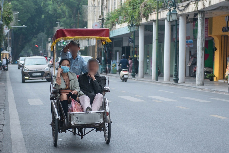 Du lịch đóng băng, xe ôm phố cổ nhớ thời hoàng kim ngày kiếm tiền triệu - 2 Du lịch đóng băng, xe ôm phố cổ nhớ thời hoàng kim ngày kiếm tiền triệu - 2