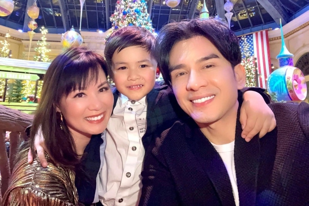 អតីតភរិយាថាសរសើរដាន់ទ្រូឲ្យកូនច្រៀងជាមួយឪពុក - ១ Vợ cũ nói nể phục Đan Trường, cho con trai đi hát cùng cha - 1