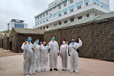 Xây dựng "bệnh viện" dã chiến ngay trong Bệnh viện Bạch Mai