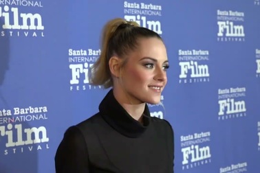 Kristen Stewart xinh đẹp trên thảm đỏ