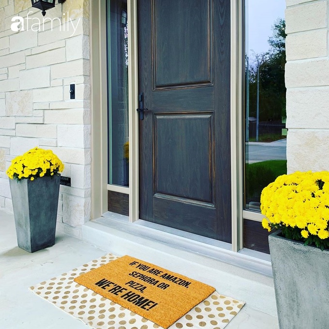 Mẹ Việt ở Canada khoe ngôi nhà đẹp như trong phim, thích nhất là căn bếp vừa đứng nấu cơm vừa ngắm trời mây cây cối - Ảnh 4.