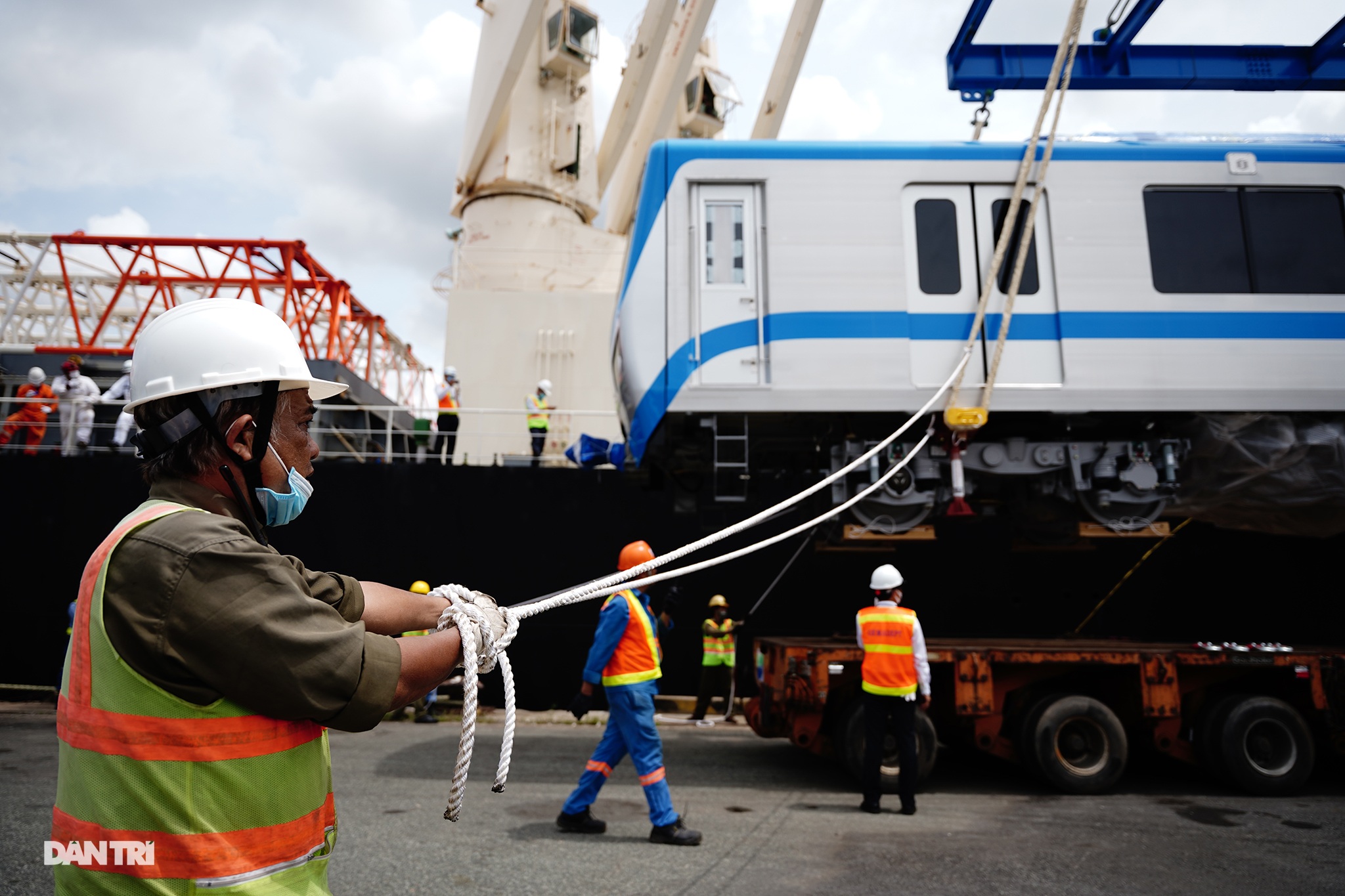 Đoàn tàu metro số 1 được xếp dỡ như thế nào? - 6 Đoàn tàu metro số 1 được xếp dỡ như thế nào? - 6