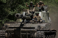 Ukraine tuyên bố phá hủy kho vũ khí, hệ thống S-300 của Nga