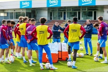 HLV Xavi "thiết quân luật" ở Barcelona, cầu thủ vi phạm phải nộp tiền