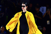 Siêu mẫu Xuân Lan sải bước diễn thời trang cùng dàn mỹ nhân ở Hà Nội