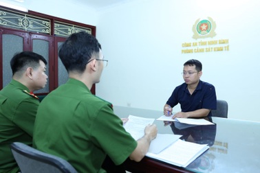 Khởi tố hai đối tượng dàn xếp kết quả đấu giá 14 lô đất