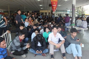 Yêu cầu  công ty Phương Trang chấn chỉnh việc bán vé Tết