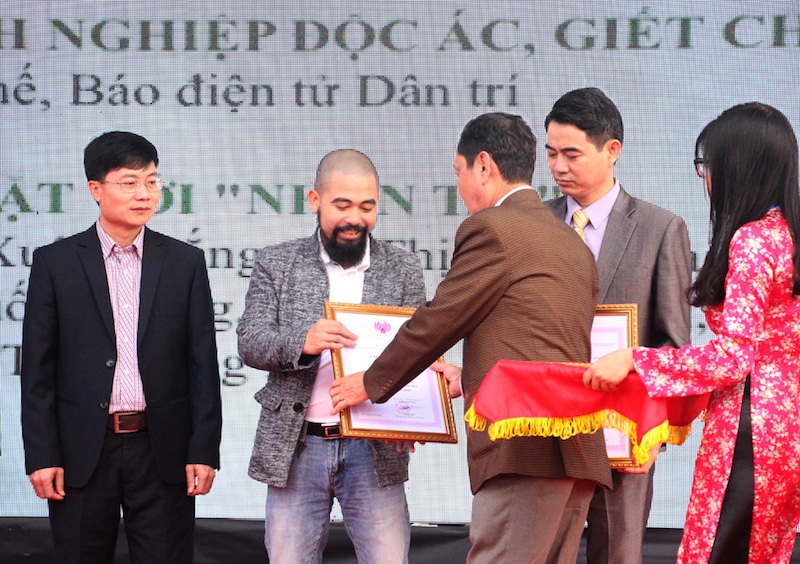 Phóng viên Dân trí đoạt giải "Phóng sự xuất sắc về đề tài môi trường năm 2016"