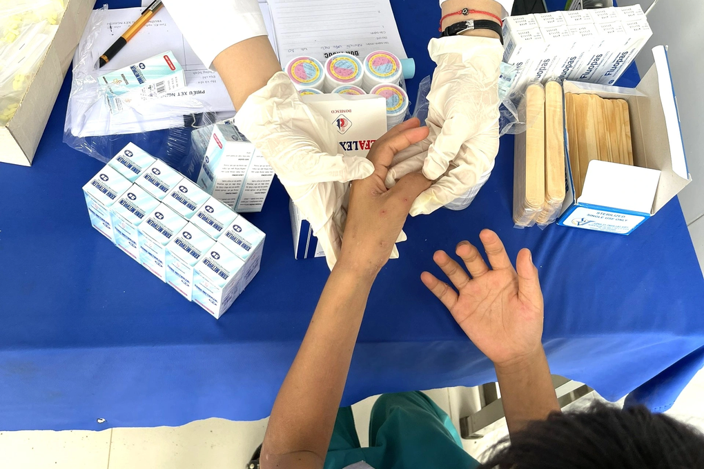 Dịch bệnh ghẻ bùng phát ở miền núi Quảng Nam - 1 Dịch bệnh ghẻ bùng phát ở miền núi Quảng Nam - 1