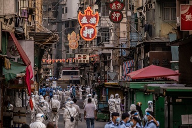 Nguy cơ biến chủng Covid-19 "siêu lây lan" từ Anh tiếp tục đột biến, kháng vắc xin