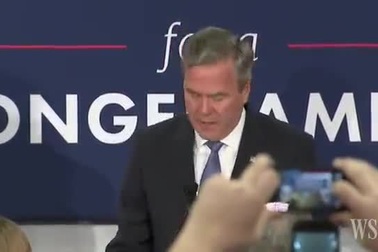 Jeb Bush xúc động khi tuyên bố ngừng tranh cử tổng thống