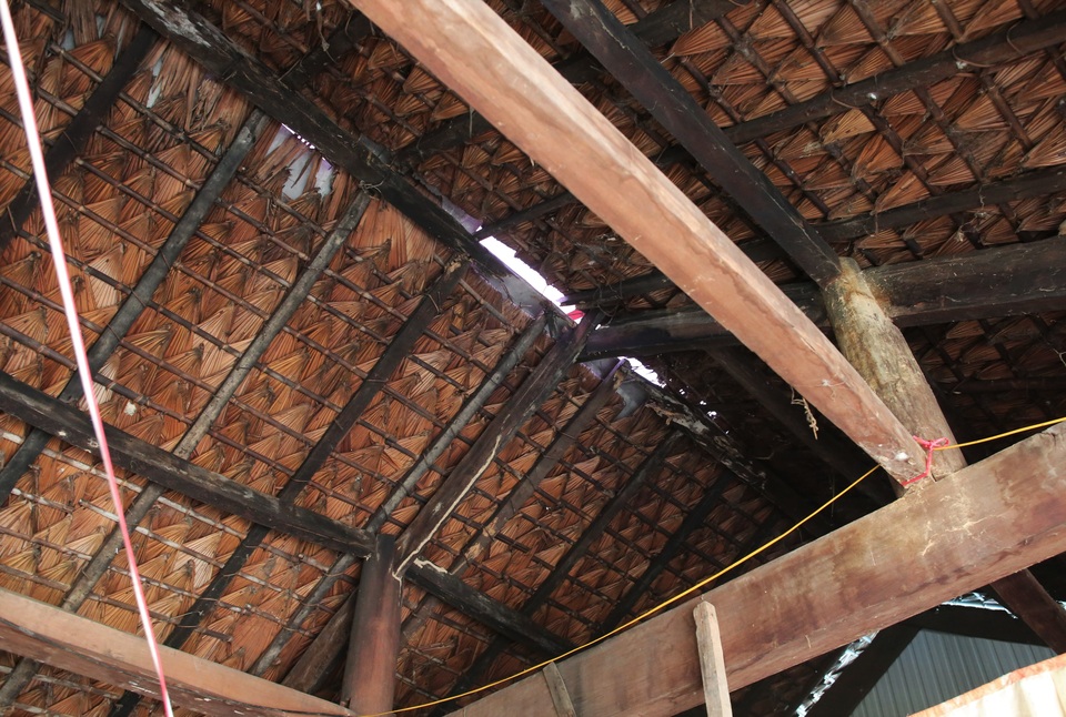 Rớt nước mắt cảnh 2 con thơ mất cha ở cùng bà đói khát trong căn nhà nát - 4 Rớt nước mắt cảnh 2 con thơ mất cha ở cùng bà đói khát trong căn nhà nát - 4