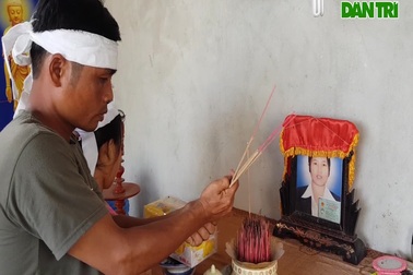 Mẹ mất sớm, tương lai 3 đứa con thơ mờ mịt!