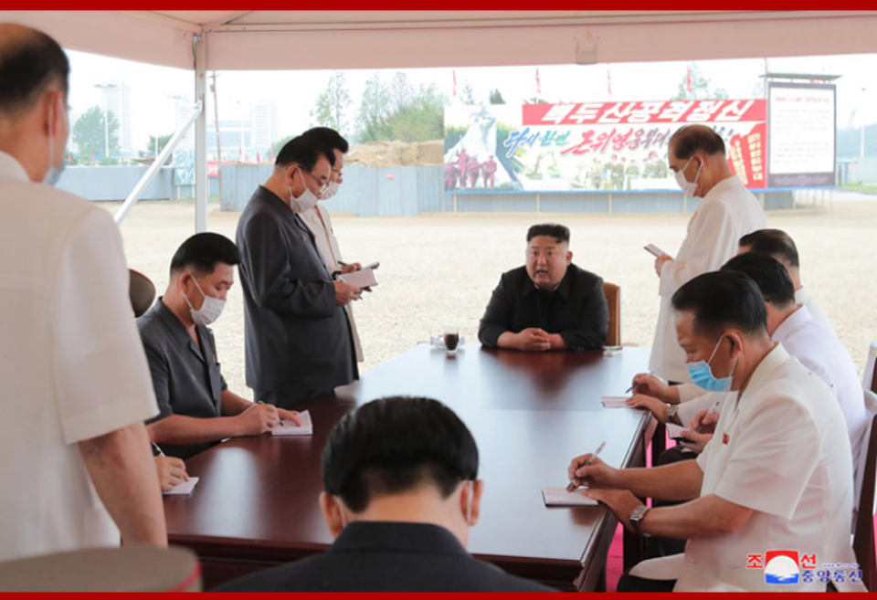 Thị sát công trình trọng điểm, ông Kim Jong-un khiển trách gay gắt cấp dưới - 5 Thị sát công trình trọng điểm, ông Kim Jong-un khiển trách gay gắt cấp dưới - 5