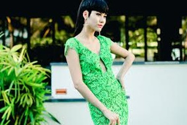 Á khôi Hoàng Hạnh kiêu sa khoe sắc với đầm ren đuôi cá