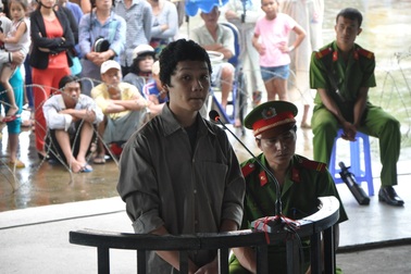 Nghịch tử giết mẹ, lấy vàng bán ăn chơi