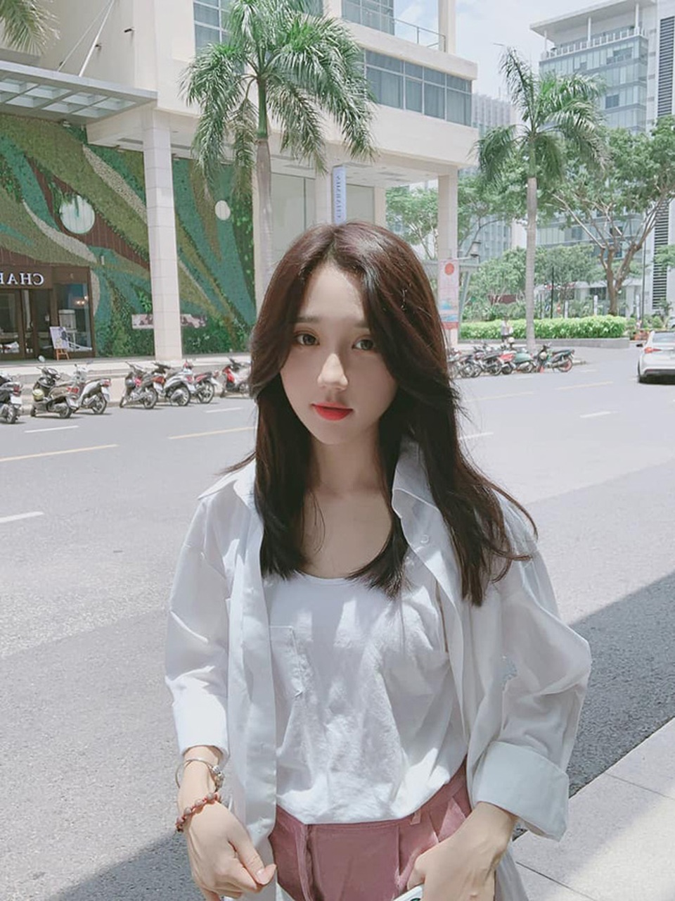 Nữ streamer sở hữu gương mặt đẹp hút hồn đốn tim người hâm mộ - 16 Nữ streamer sở hữu gương mặt đẹp hút hồn đốn tim người hâm mộ - 16