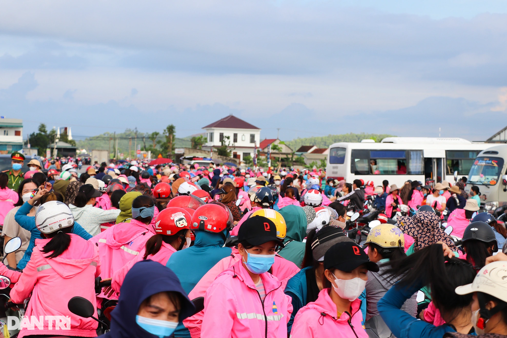 5.000 công nhân ngừng việc: Tăng tiền ăn, mức thưởng sản lượng - 1 5.000 công nhân ngừng việc: Tăng tiền ăn, mức thưởng sản lượng - 1