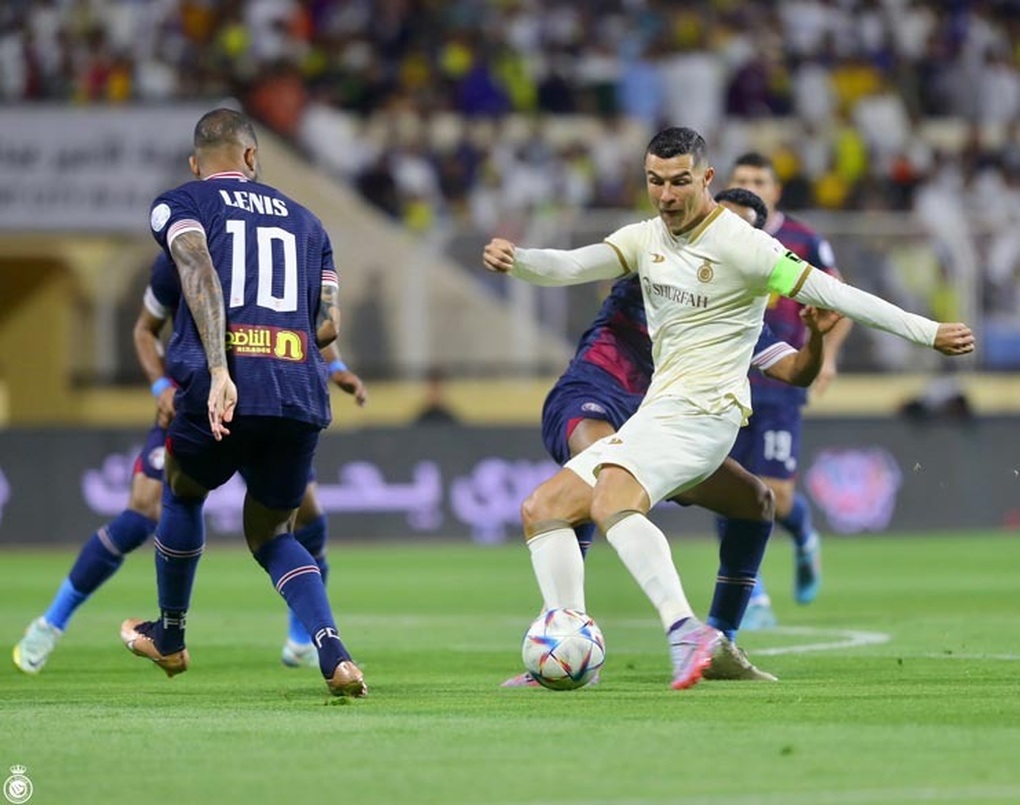 Ronaldo lập cú đúp giúp Al Nassr thắng tưng bừng 5-0 - 2 Ronaldo lập cú đúp giúp Al Nassr thắng tưng bừng 5-0 - 2