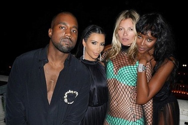 Naomi Campbell nghỉ ngơi trên du thuyền siêu sang của Roberto Cavalli 