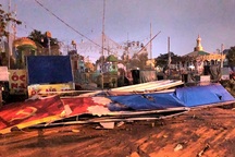 Cổng chào thành phố vừa làm xong đã bị mưa giông quật đổ