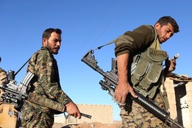 Lực lượng thân Mỹ đánh bật IS khỏi thủ phủ của khủng bố ở Syria