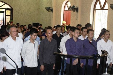 Xét xử vụ sới bạc “khủng” trên sông Đáy, thu giữ 3,5 tỷ đồng trên chiếu bạc