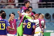 Báo chí thế giới một lần nữa kinh ngạc với chiến thắng của Nhật Bản