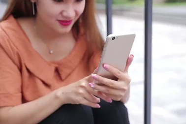 Vivo V5s công cụ sống ảo cho các bạn trẻ