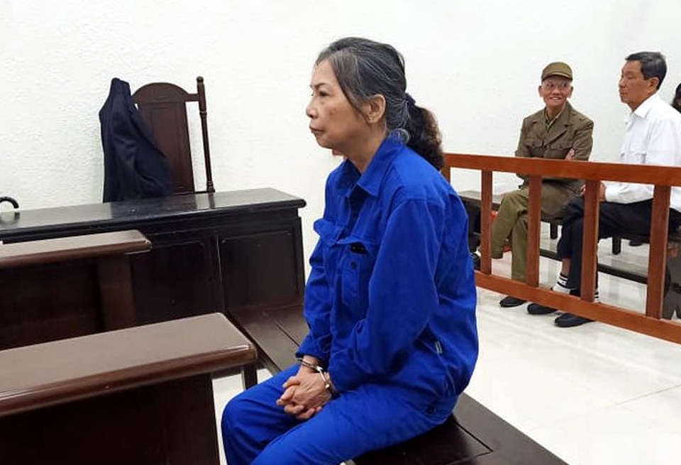 Hà Nội: Lừa huy động vốn xây bệnh viện 20 triệu USD, nữ giám đốc lĩnh án - 1 Hà Nội: Lừa huy động vốn xây bệnh viện 20 triệu USD, nữ giám đốc lĩnh án - 1