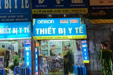 Hai cửa hàng bán khẩu trang giá "cắt cổ" bị phạt hàng chục triệu đồng