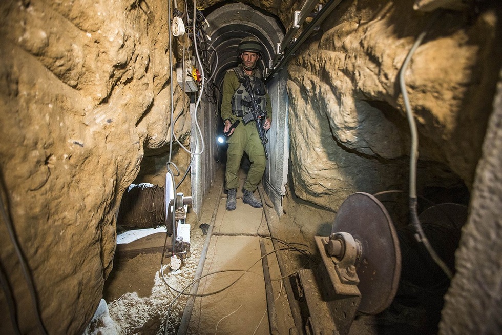 Biệt kích Israel công phá thành trì ngầm của Hamas thế nào? - 6 Biệt kích Israel công phá thành trì ngầm của Hamas thế nào? - 6